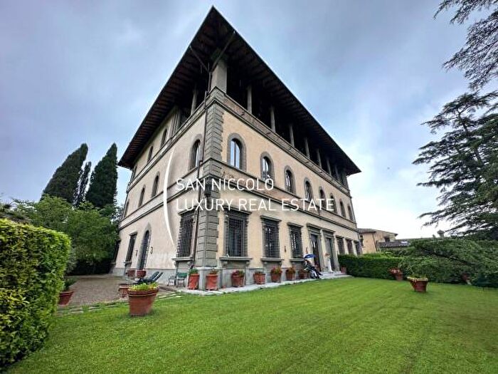 Appartamento con 6 locali in vendita in Fiesole