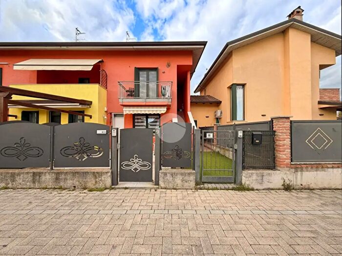 Appartamento bilocale in vendita in Via Giuseppe Mazzini, Zevio