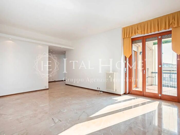 Appartamento trilocale in vendita in Via Gaudenzi, Bergamo