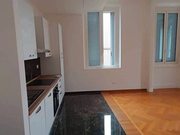 Appartamento trilocale in affitto in Via Spartaco, Cadore, Milano