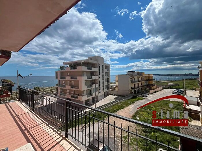 Appartamento con 5 locali in vendita in Via Sardegna, Siracusa