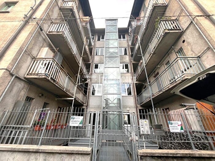 Appartamento bilocale in vendita in Corso Saint Martin De Corleans, Aosta