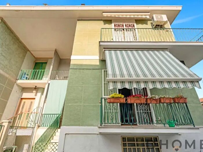 Appartamento con 6 locali in vendita in Via Alessandro Manzoni, Vimodrone