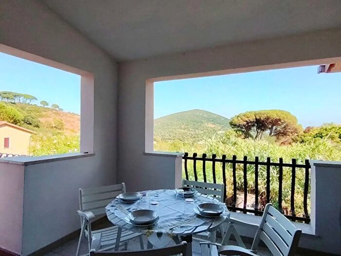 Casa bilocale in vendita in Via del Volterraio, Rio