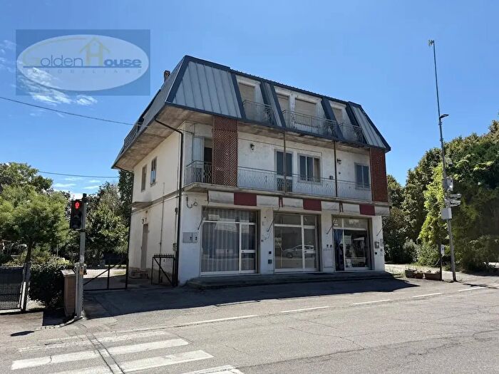 Appartamento trilocale in vendita in Via Fascinata, Argenta