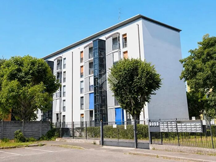 Appartamento trilocale in vendita in Via Felice Orsini, Milano