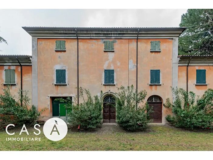 Casa con 15 locali in vendita in Cesena