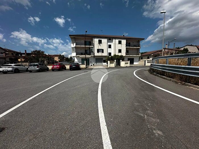Appartamento quadrilocale in vendita in Via Stazione, Montalto Uffugo