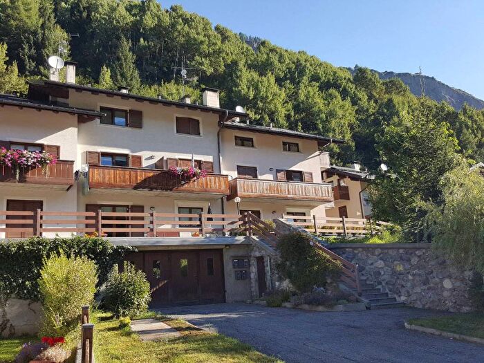 Appartamento trilocale in affitto in Via Le Runi, Valdidentro