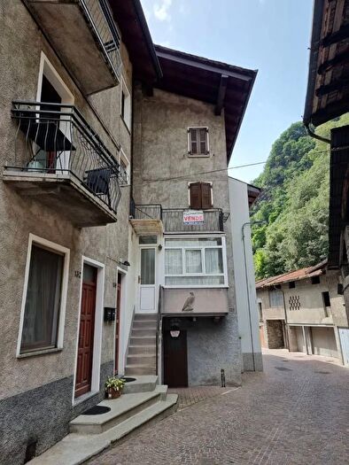 Casa con 6 locali in vendita in Via Valeriana Morbegno, Morbegno