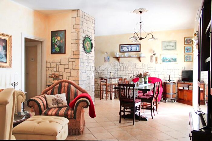 Appartamento quadrilocale in vendita in Via Alexander Fleming, Putignano