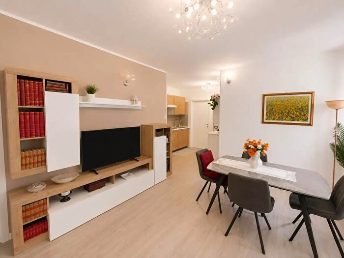 Appartamento quadrilocale in vendita in Desenzano Del Garda