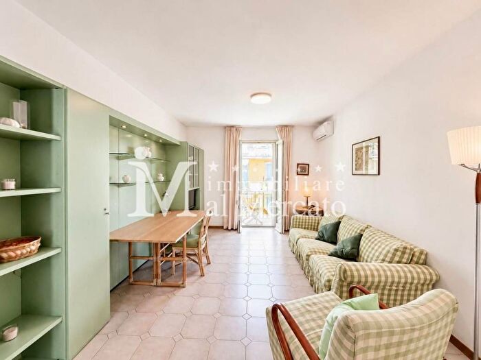Appartamento quadrilocale in affitto in Via IV Novembre, Centro, Viareggio