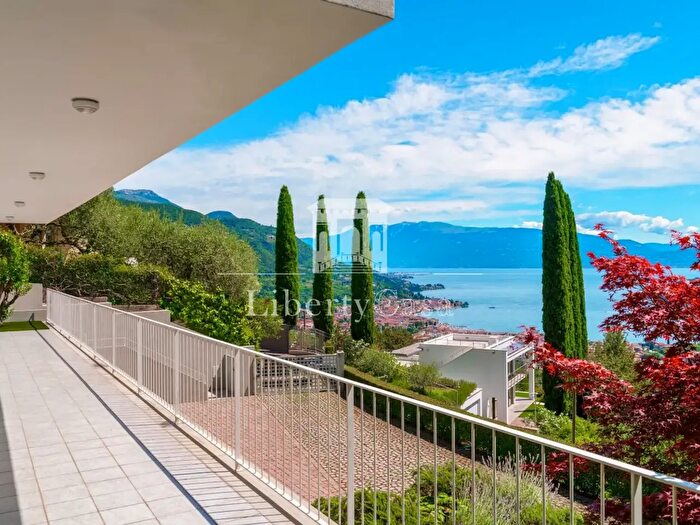 Casa quadrilocale in vendita in Via Bocca di Croce, Salo'