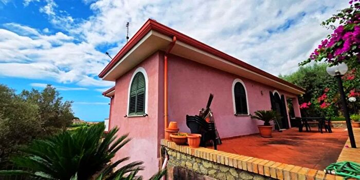 Casa con 5 locali in vendita in Contrada Oracchio, Belvedere Marittimo