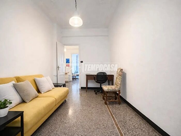 Appartamento quadrilocale in vendita in Via Antonio Cantore, Genova