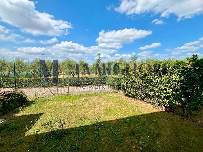 Appartamento con 6 locali in vendita in Montale