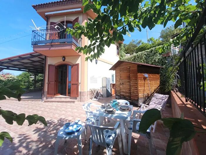 Casa con 5 locali in vendita in Via Stazione Vecchia, Pisciotta