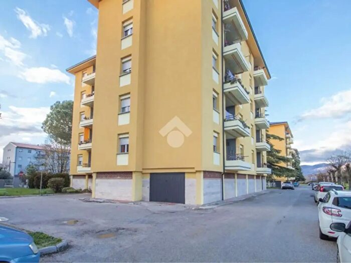 Appartamento quadrilocale in vendita in Via Lama, Rieti