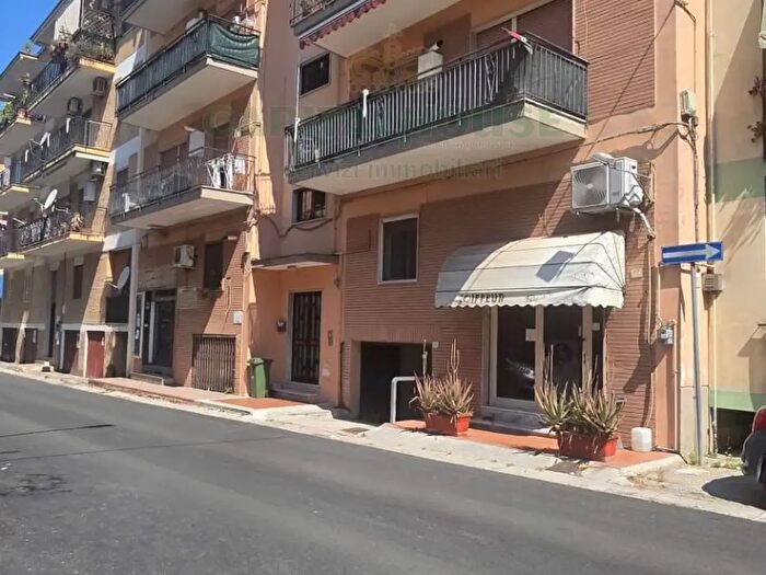 Appartamento trilocale in vendita in Via Manzoni, Caserta