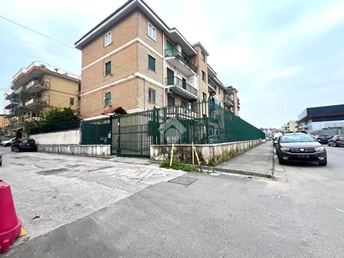 Appartamento bilocale in vendita in Via Scippa, Napoli