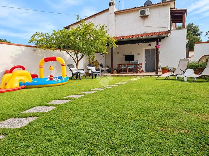 Casa trilocale in vendita in Viale Regina Elena, San Felice Circeo