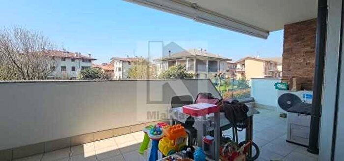 Appartamento trilocale in affitto in Via DellAcqua, Uboldo