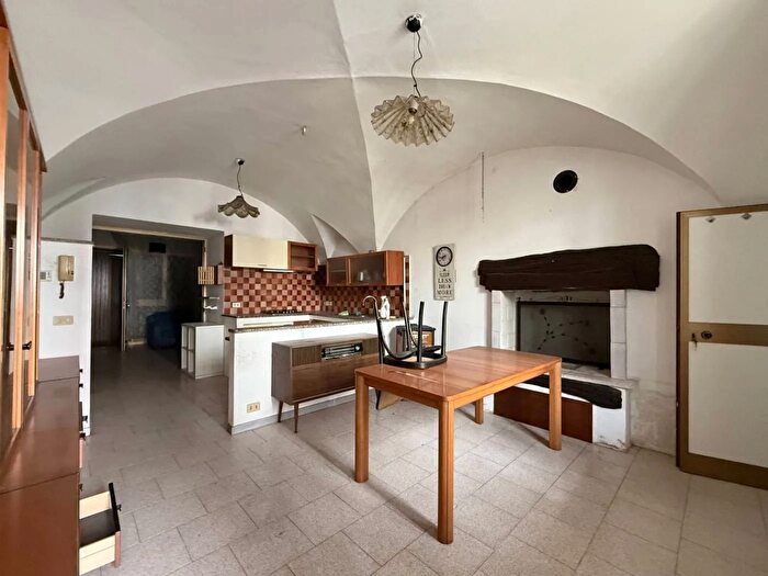 Casa quadrilocale in vendita in Via Roma Borgo di Terzo, Borgo Di Terzo