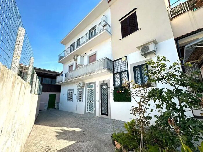 Appartamento bilocale in vendita in Via Sant'Anna, Bacoli