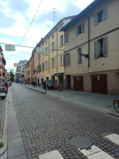 Appartamento con 6 locali in vendita in Parma