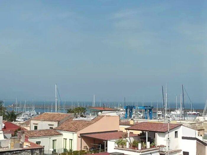 Casa con 6 locali in vendita in Via Giuseppe Galliano, Riposto