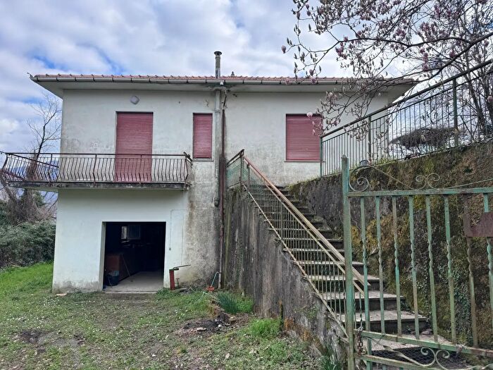 Casa con 10 locali in vendita in Via Ciazze, Borzonasca