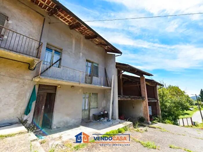 Casa quadrilocale in vendita in Via Francesco Rossi, Cinzano