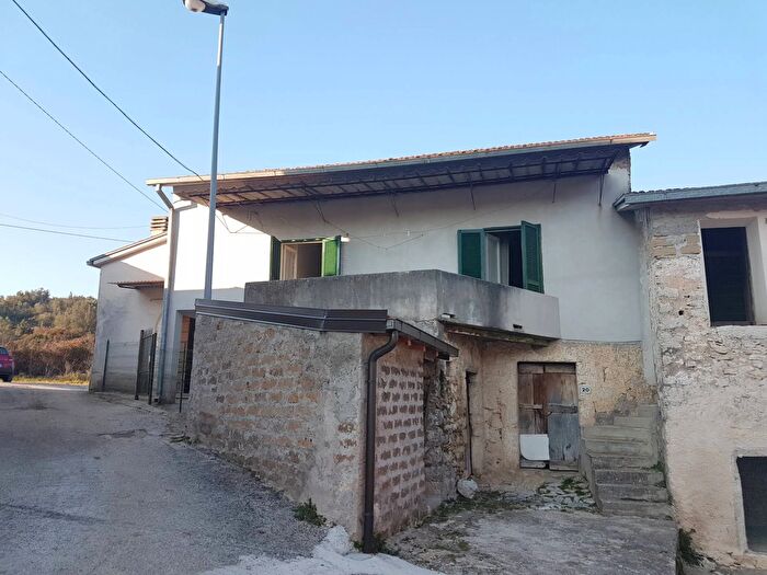 Casa con 5 locali in vendita in Marconi, Rocca DArce