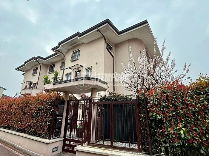 Appartamento quadrilocale in vendita in Corso Roma, Cologno Monzese