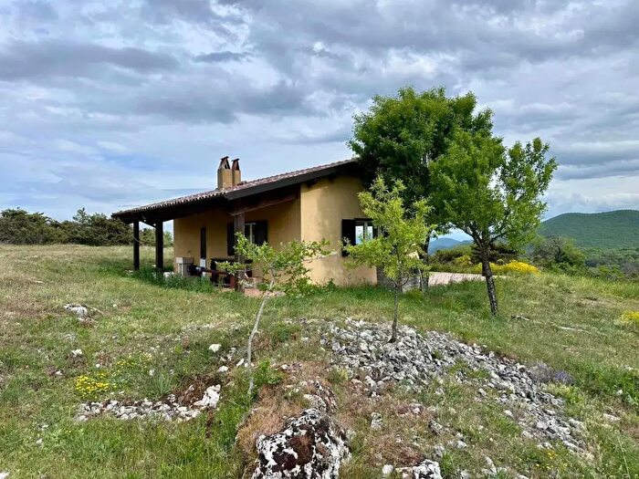 Casa bilocale in vendita in Via Villa Nuova Snc, Carapelle Calvisio
