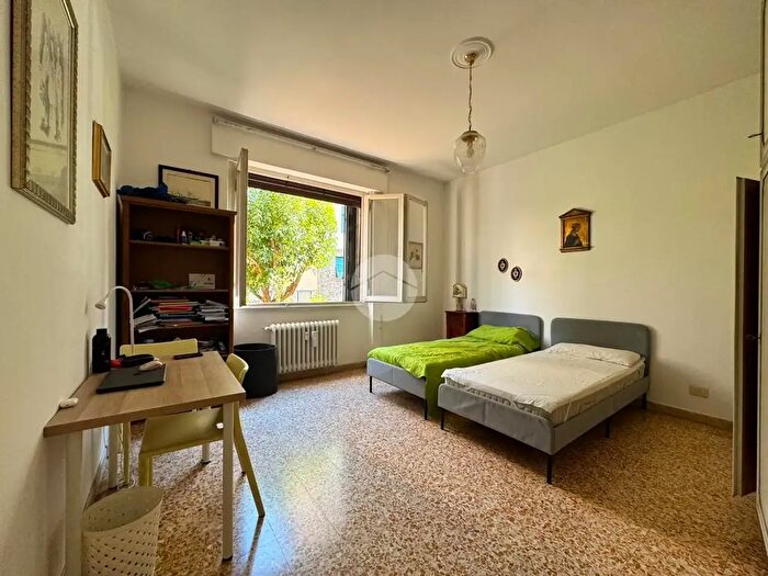 Appartamento quadrilocale in vendita in Via Cosimo Rosselli, Firenze