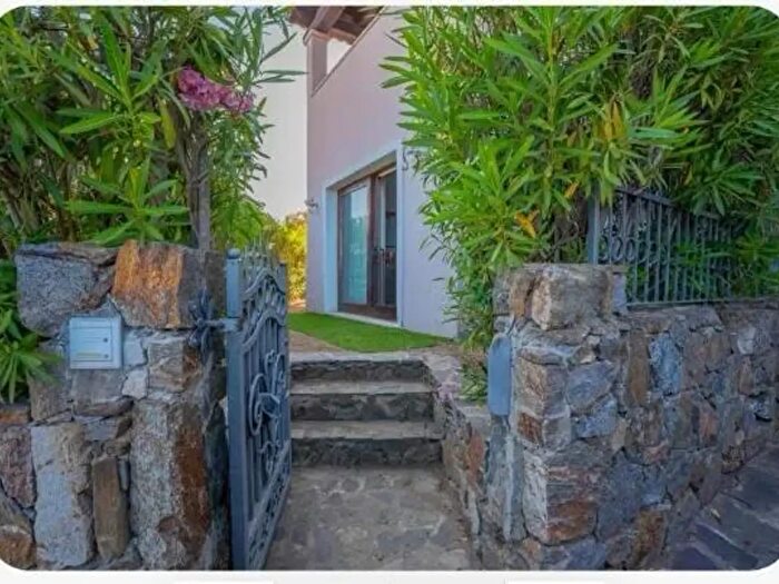 Appartamento quadrilocale in vendita in Via dellAncora, Olbia