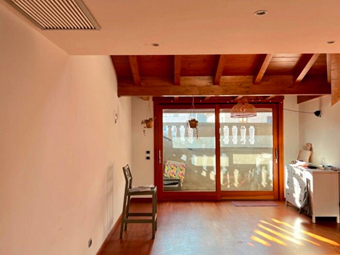 Casa trilocale in affitto in Via Giacomo Leopardi, Centro, Varese