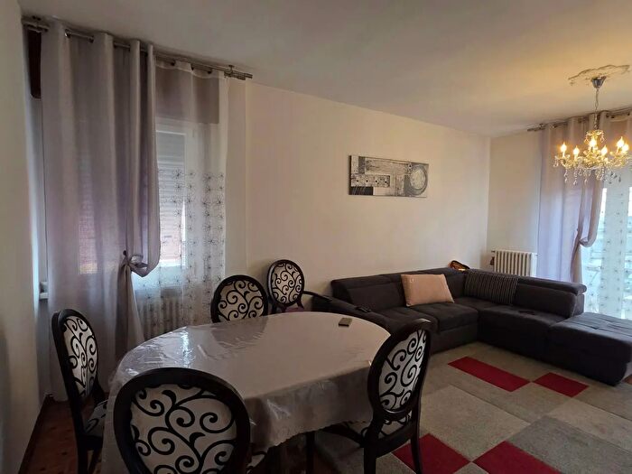 Appartamento quadrilocale in vendita in Via Dante Alighieri, Carugo