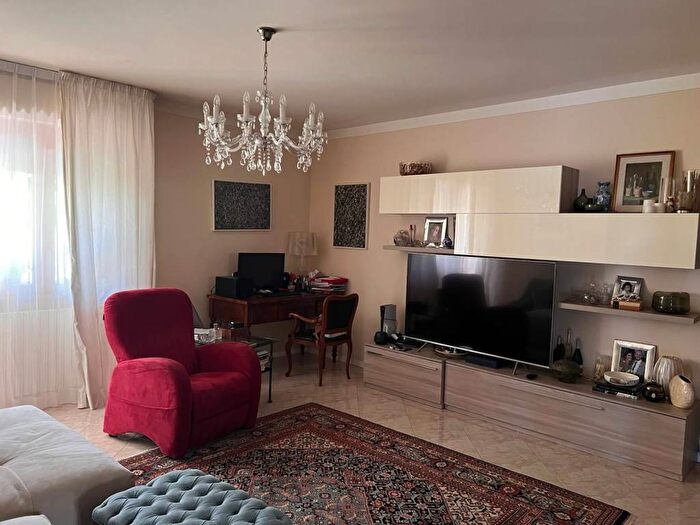 Appartamento con 5 locali in affitto in Viale Roberto Valturio, Via Dario Campana, Rimini