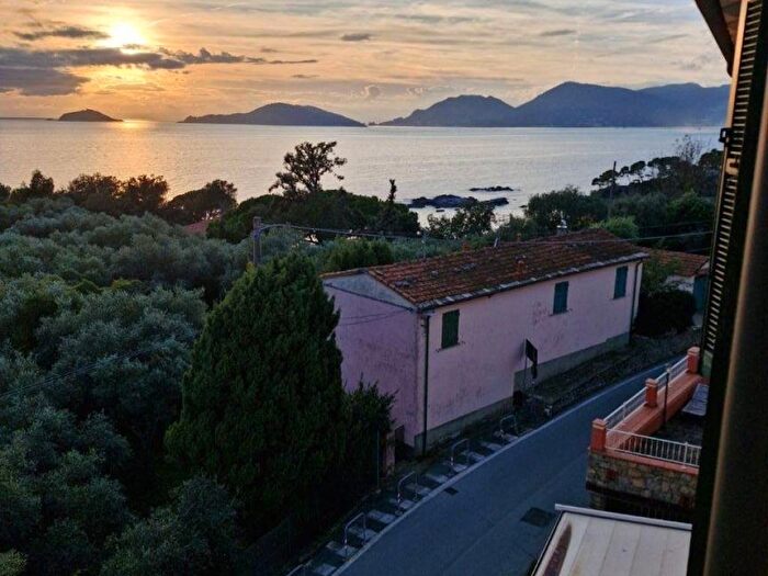 Casa trilocale in affitto in Via Fiascherino, La Serra Tellaro, Lerici