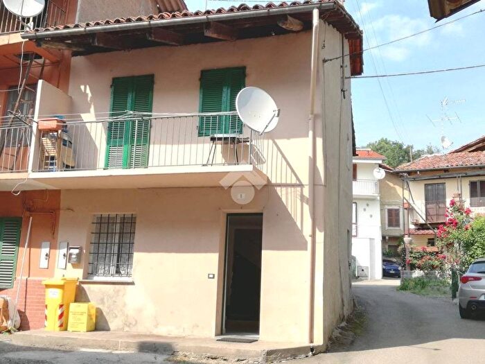 Casa quadrilocale in affitto in Via san defendente, Centro, Viverone