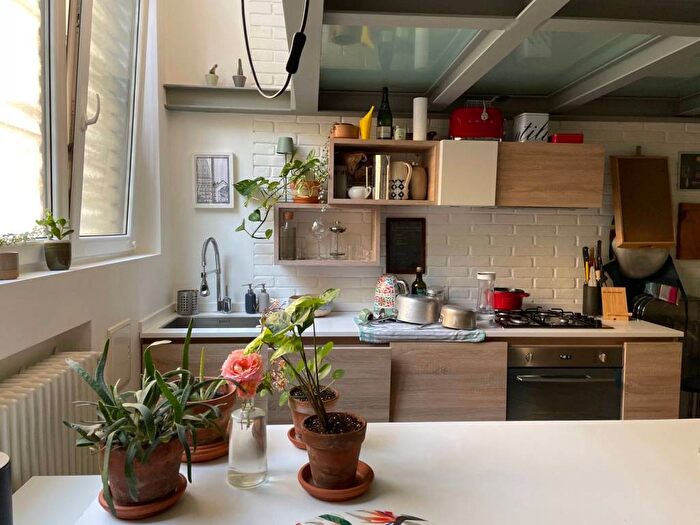 Appartamento trilocale in affitto in via Menabrea, Farini, Milano