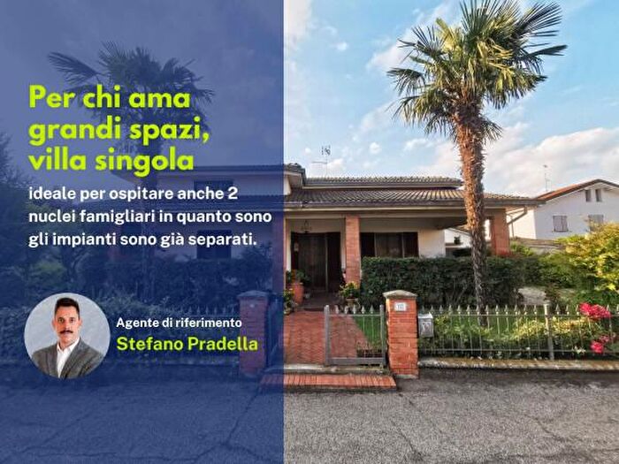 Casa con 6 locali in vendita in Via Nuova, Dosolo