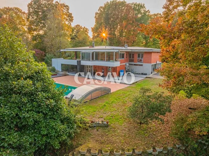 Casa con 12 locali in vendita in Via Varese, Ternate