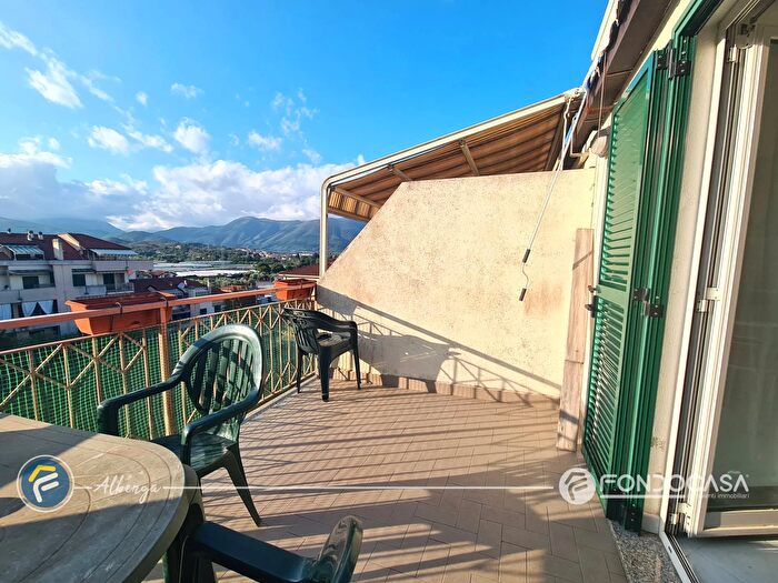 Appartamento bilocale in vendita in Via Rusineo, Albenga