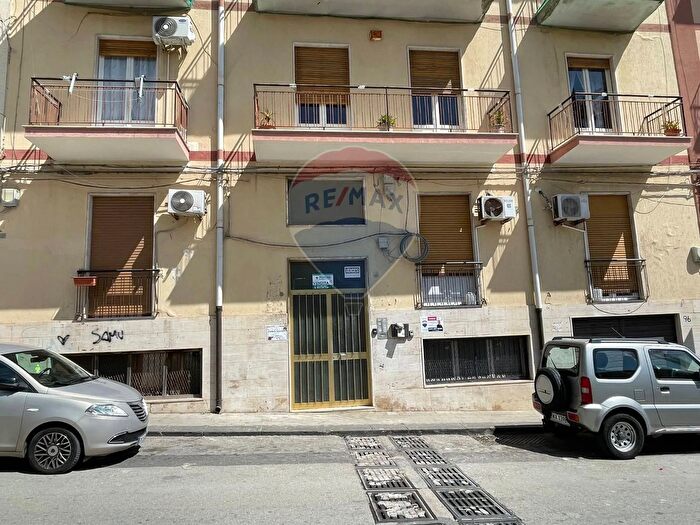 Appartamento con 6 locali in vendita in Via Torino, Siracusa
