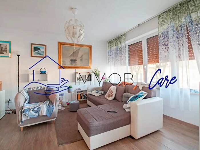 Appartamento con 5 locali in vendita in Livorno