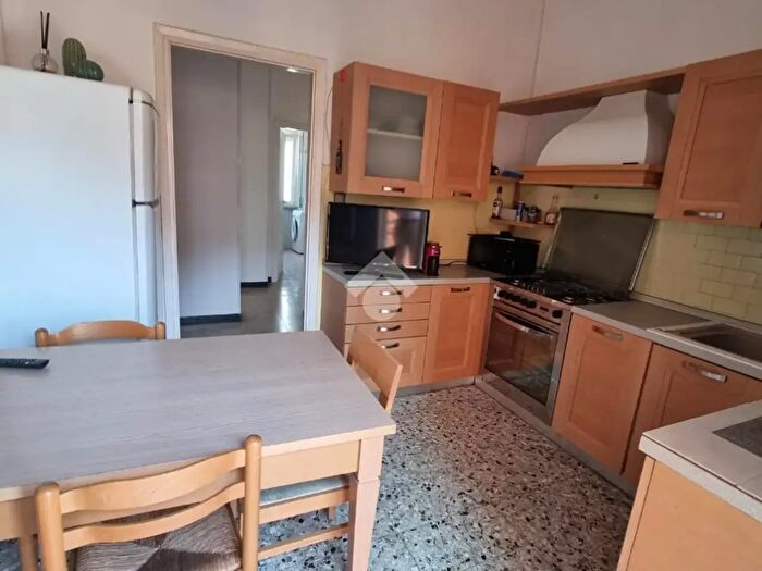 Appartamento trilocale in vendita in Via Calabria, Verona
